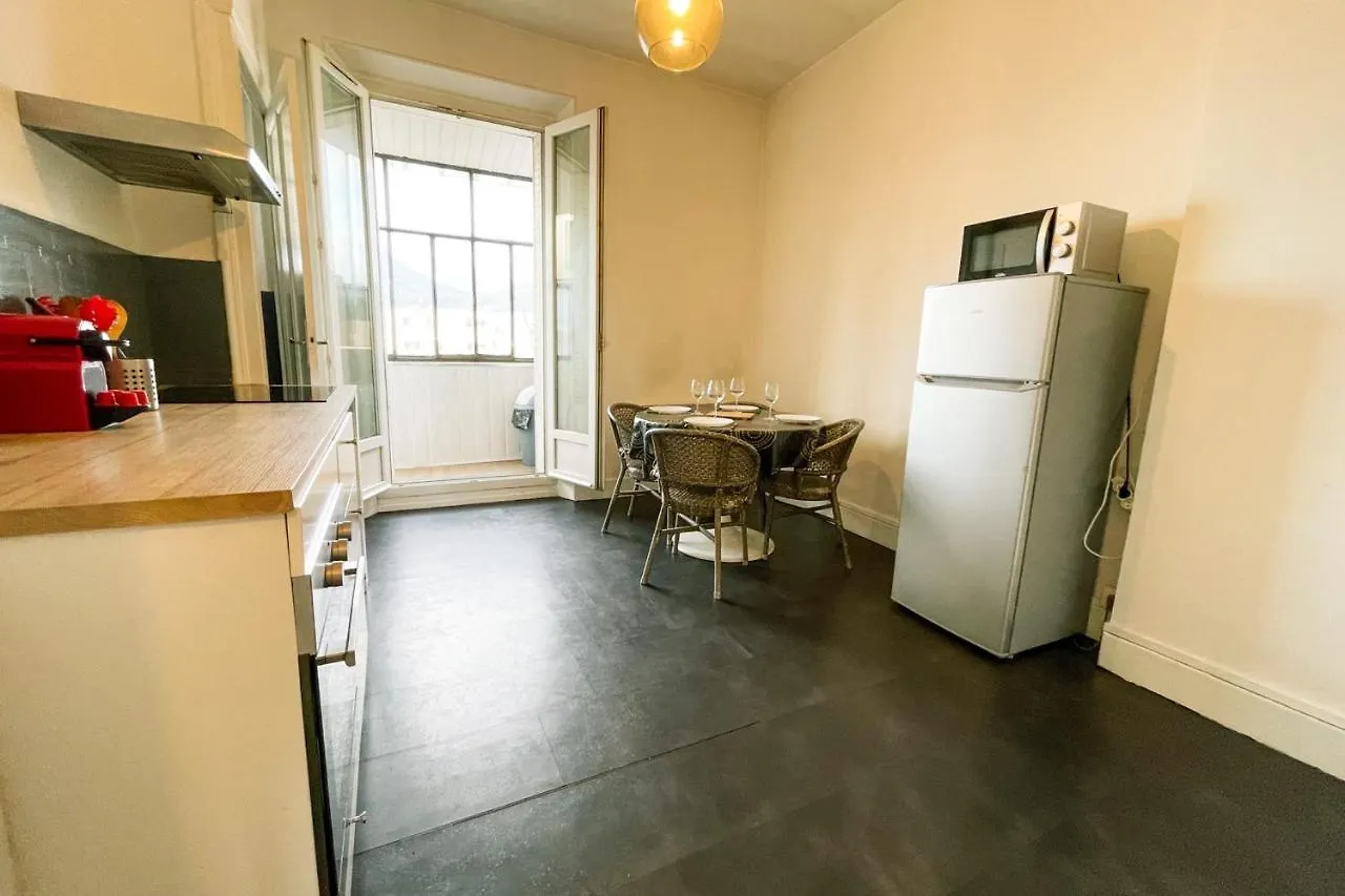 #Ff Pretty Light In Grenoble T2 Apartment 0*,  France