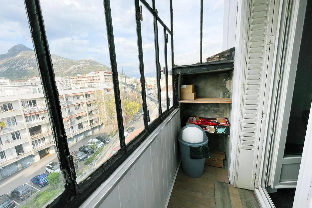 #Ff Pretty Light In Grenoble T2 Apartment France
