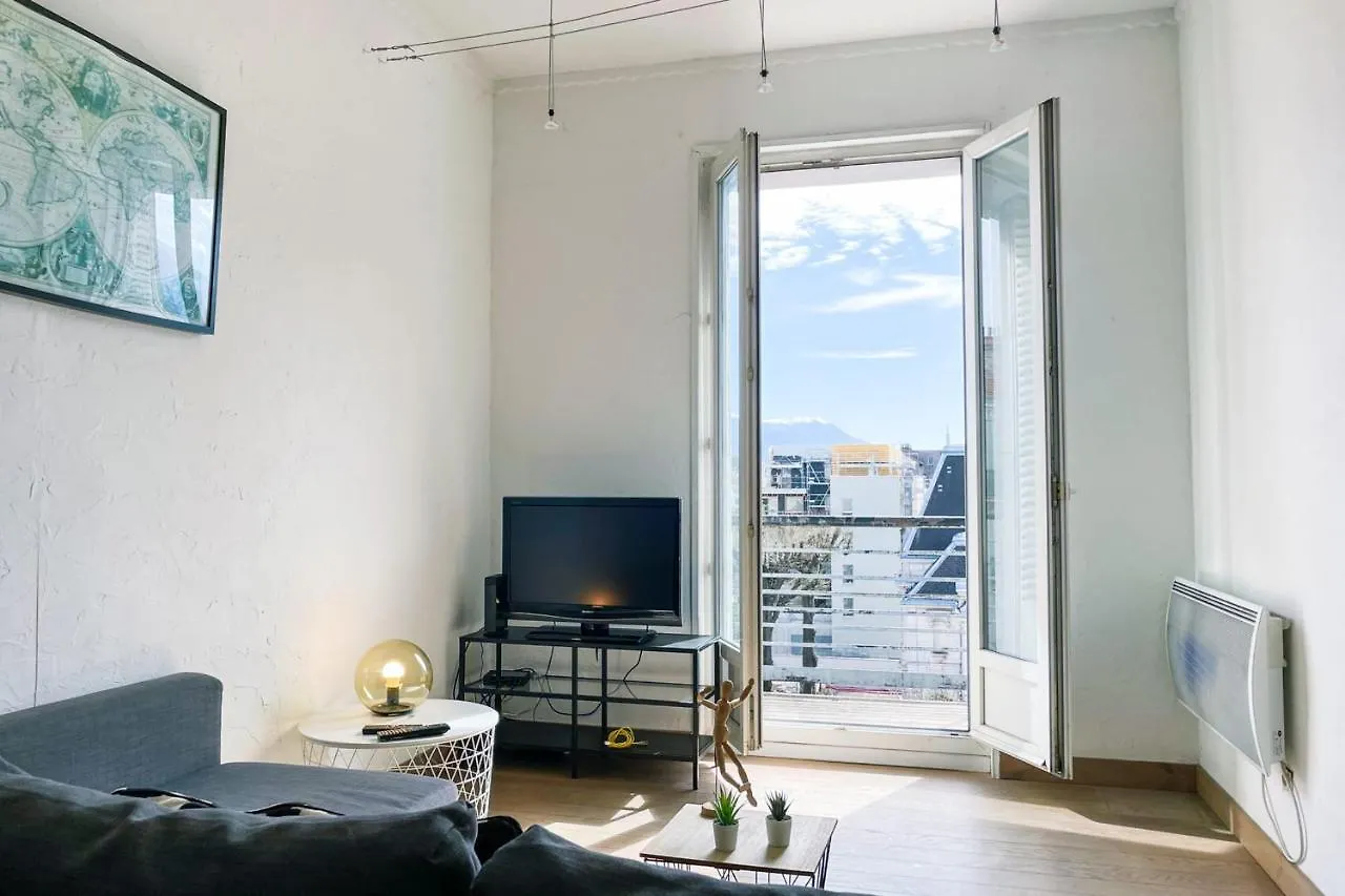 #Ff Pretty Light In Grenoble T2 Apartment