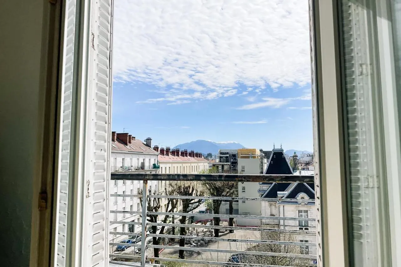 #Ff Pretty Light In Grenoble T2 Apartment 0*,